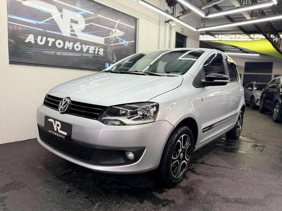 VOLKSWAGEN FOX 1.6 MI SELEÇÃO 8V FLEX 4P MANUAL VOLKSWAGEN FOX 1.6 MI SELEÇÃO 8V FLEX 4P MANUAL